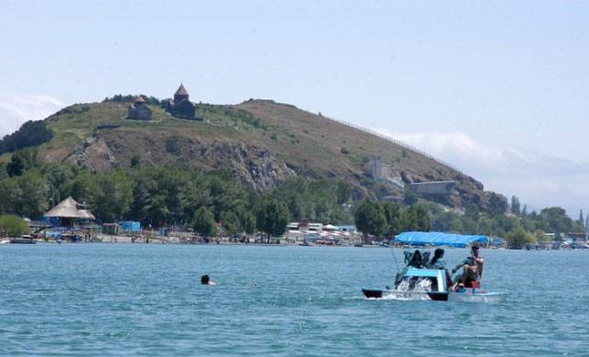 Renforcement de la surveillance de la baignade au lac Sevan avec des drones