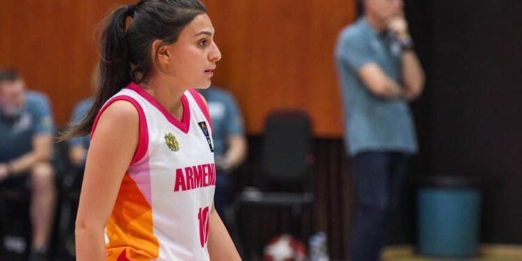 L’équipe féminine d’Arménie de basket (-20 ans) a perdu 52-88 contre la Grèce