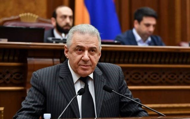 Vagharchak Harutyunyan le ministre arménien de la Défense par intérim a présenté sa démission