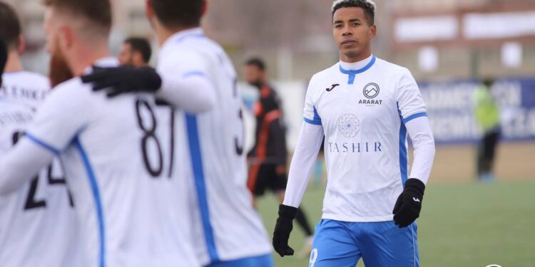 Ararat-Armenia gagne son match amical contre Noravank (2-1)
