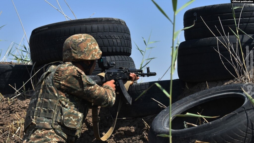 Pachinian va discuter avec les Russes de leur déploiement aux frontières