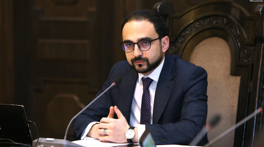 Le vice-premier ministre démissionne, invoquant des divergences avec le parti au pouvoir