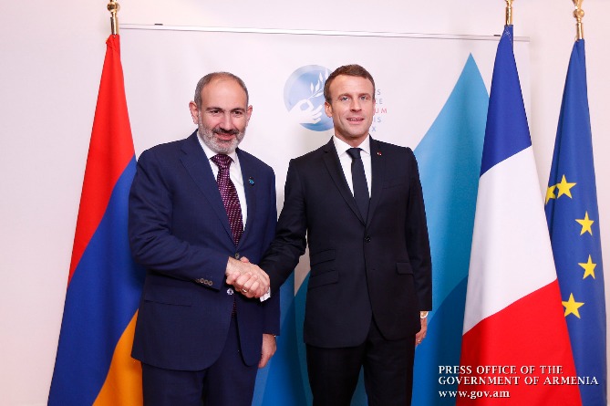 Le coup de fil d’Emmanuel Macron à Nikol Pachinian