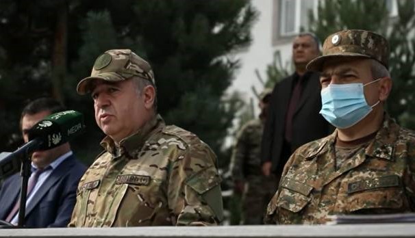 L&rsquo;ennemi ne doit même pas penser à pénétrer notre territoire affirme Archak Karapetyan le ministre arménien de la Défense