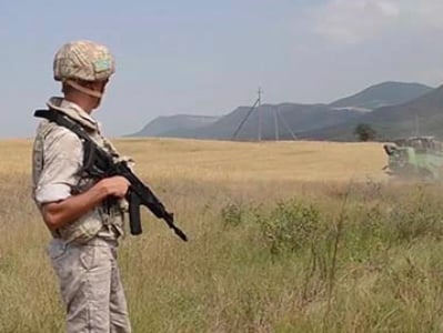 La moisson de blé de la région d’Askeran (Artsakh) se réalise sous la surveillance des forces russes chargées du maintien de la paix en Artsakh