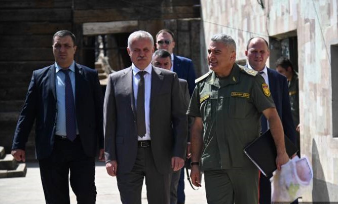 Stanislav Zas, le secrétaire général de l&rsquo;OTSC a visité une base militaire située à Yeraskh