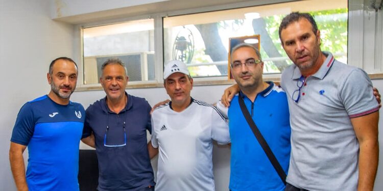 Le sélectionneur national arménien Joaquin Caparros s’est rendu au siège de Pyunik Erévab