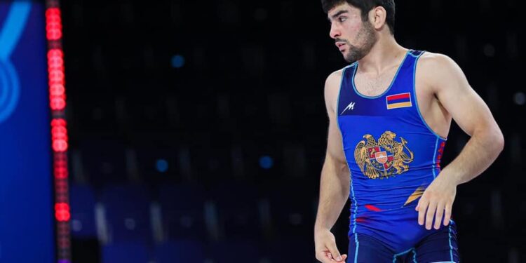 Manvel Khntsryan (57 kg) médaille de bronze aux championnats du monde junior de lutte libre