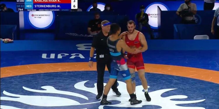 Arayik Hovhannisyan et Karen Khachatryan gagnent pour l’Arménie deux titres de vice-champions du monde junior de lutte gréco-romaine à Oufa (Russie)