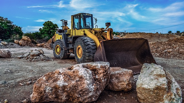 Des bulldozers dans un cimetière arménien de Van