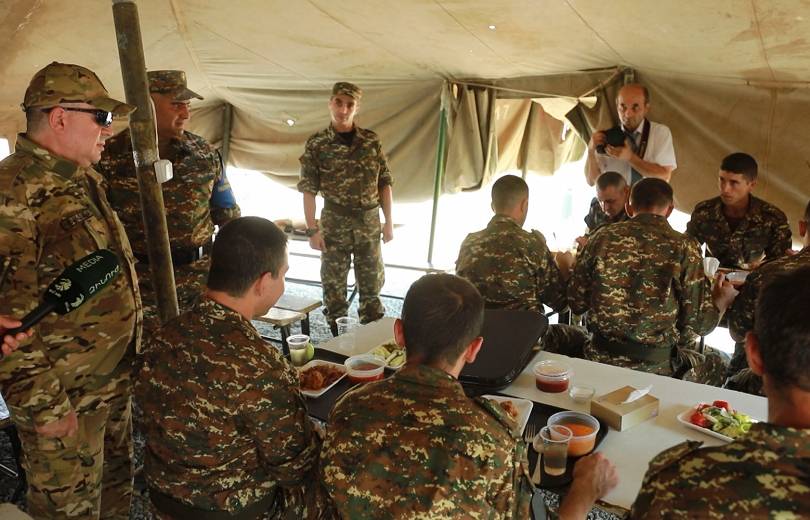 Le ministre arménien de la Défense a rencontré les réservistes de l’armée arménienne appelés au rassemblement trimestriel