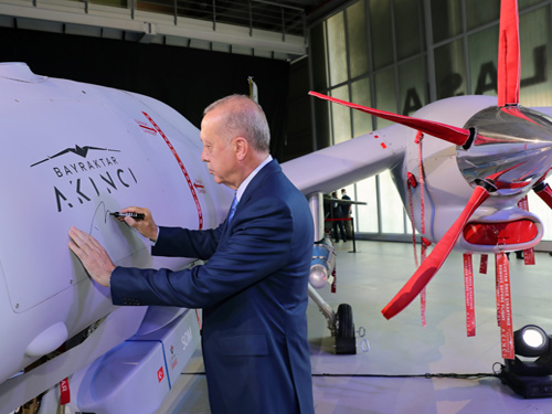 « Avec notre drone offensif Akıncı, la Turquie est devenue l’un des trois pays les plus avancés du monde dans cette technologie »