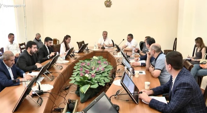 Un député de l’opposition se voit refuser un poste au Parlement