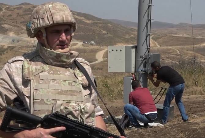 Travaux de rétablissement du réseau des téléphones portables en Artsakh, sécurisés par les forces russes chargées de la paix