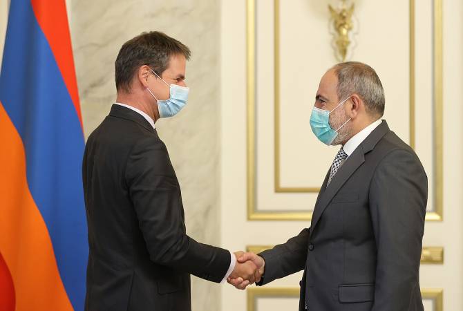 Les adieux de l’Ambassadeur de France en Arménie, Jonathan Lacôte reçu ce matin par Nikol Pachinian