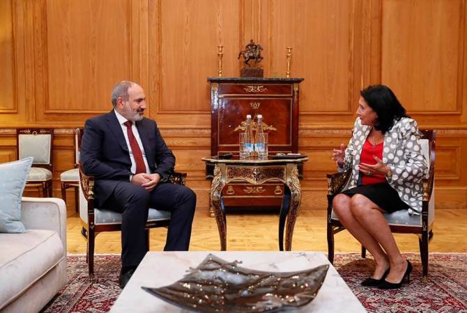 Le Premier ministre arménien Nikol Pachinian a rencontré à Tbilissi la présidente géorgienne Salomé Zurabichvili
