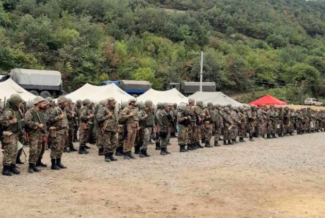 Les soldats réservistes de l’armée arménienne se sont déployés sur le front en Arménie