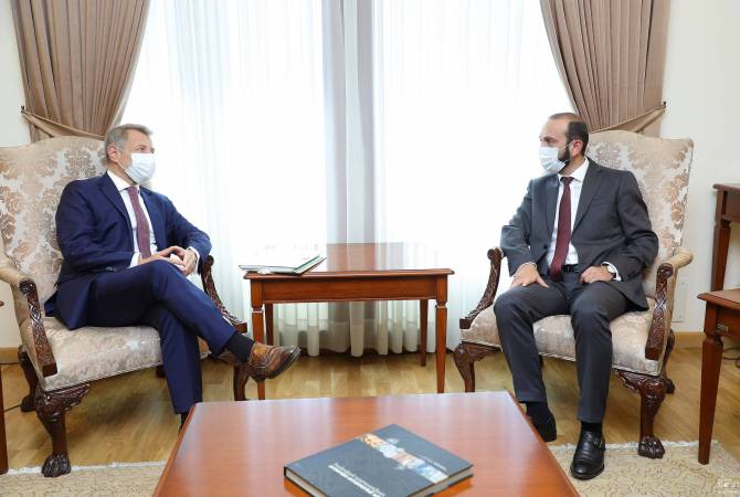 Ararat Mirzoyan reçoit Stephane Visconti et Sylvain Guiaugue
