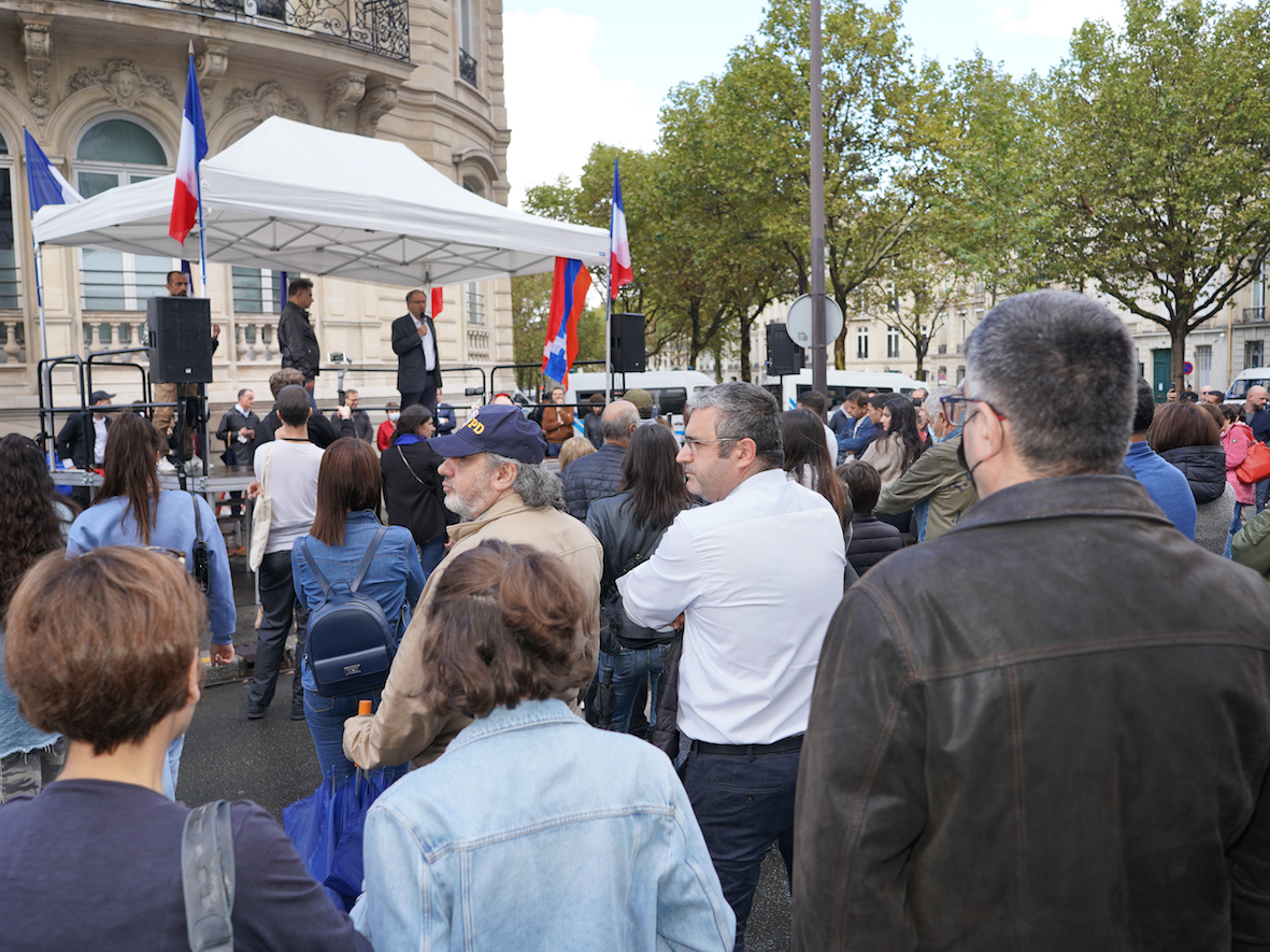 Manifestation devant l&rsquo;ambassade d&rsquo;Azerbaidjan