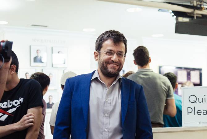 Levon Aronian a battu le champion du monde au 8e tour du CCTF