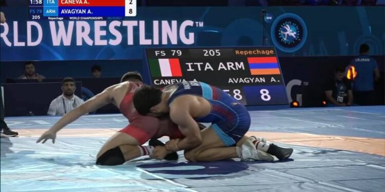 Arman Avagyan (79 kg) le lutteur d’Arménie s’impose lors de son premier combat en Coupe du monde 2020 à Oslo (Norvège)