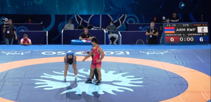 Arman Andreasyan (70 kg, Arménie) échoue pour la médaille de bronze des championnats du monde de lutte libre à Oslo (Norvège)