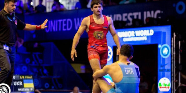 Norayr Hakhoyan (55 kg) pour l’Arménie est en demi-finale des championnats du monde de lutte gréco-romaine à Oslo (Norvège)
