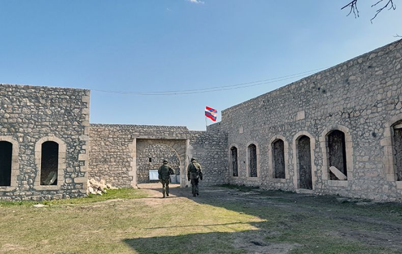 70 fidèles Arméniens sont partis prier dimanche au monastère d’Amaras en Artsakh sécurisés par les soldats Russes chargés du maintien de la paix