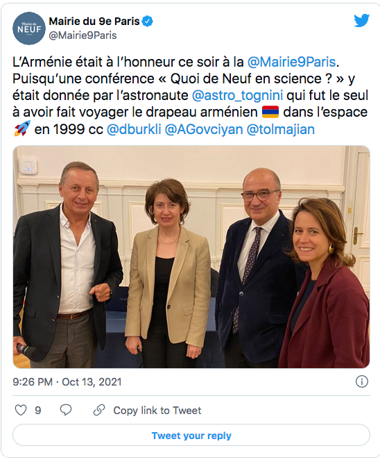 Mairie du 9e : l&rsquo;astronaute et le drapeau arménien