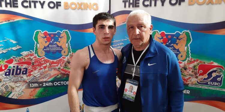 Le jeune boxeur Arménien Henrik Sahakyan (51 kg) s’est imposé contre un Turc et en demi-finale des championnats d’Europe est assuré d’une médaille pour l’Arménie