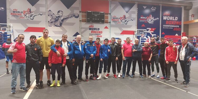 Karen Giloyan et Hovhannès Hovsepyan le président de la Fédération arménienne de boxe sont à Belgrade au tirage au sort des championnats du monde de boxe