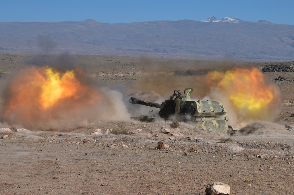 Tirs d’entrainement d’unités de chars de l’Armée arménienne dans des conditions réelles de défense et de contre-attaque