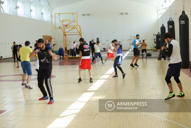 L&rsquo;équipe de boxe a commencé à s&rsquo;entraîner en Serbie