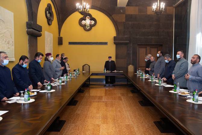 Sainte-Etchmiadzine demande à l’Assemblée nationale d’Arménie de maintenir le 5 et 7 janvier comme jours fériés