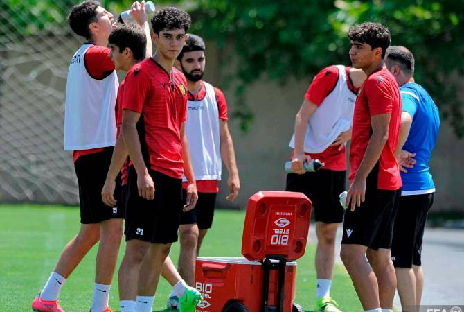 L&rsquo;équipe de football U-19 se prépare pour le tour de qualification du Championnat d&rsquo;Europe