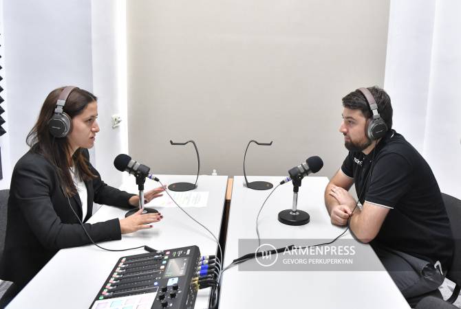 Podcast-Sport. Matchs précédents et matchs à venir de l&rsquo;équipe nationale de football. Discussion avec Armen Garamyan
