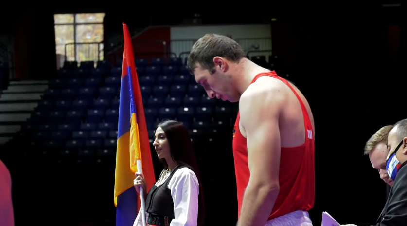 Le combat de la finale mondiale des superlourds entre Davit Chaloyan (Arménie) et Mark Petrovski ce soir