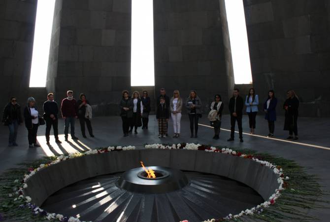 En Arménie, les représentants de la Chambre des notaires de Russie et de Biélorussie ont rendu hommage au 1,5 million de victimes du génocide au Mémorial du génocide arménien à Erévan