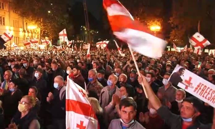 Des milliers de manifestants pour soutenir Saakachvili en grève de la faim