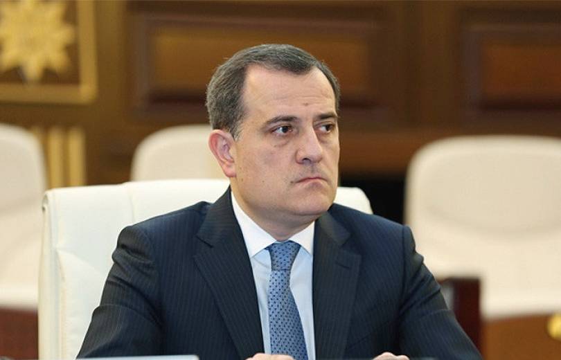 Le ministre azéri des Affaires étrangères Jeyhun Bayramov se rend en France