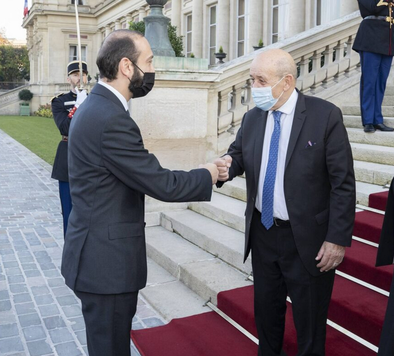 Jean-Yves Le Drian rencontre Ararat Mirzoyan et Jeyhun Bayramov