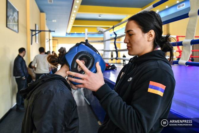 Les championnats du monde féminine de boxe qui devaient se dérouler en décembre à Istanbul, annulés pour cause de coronavirus