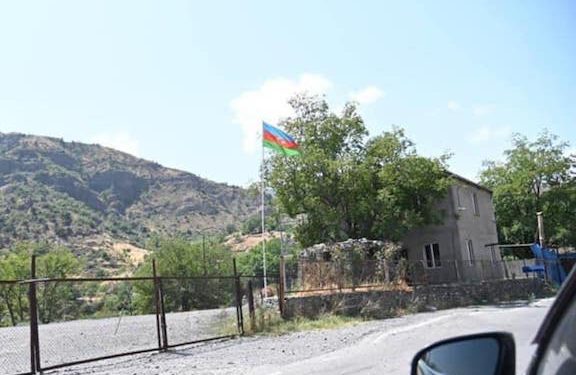 Les postes de contrôle azerbaïdjanais isolent les zones civiles arméniennes, avertit le défenseur des droits de l&rsquo;homme