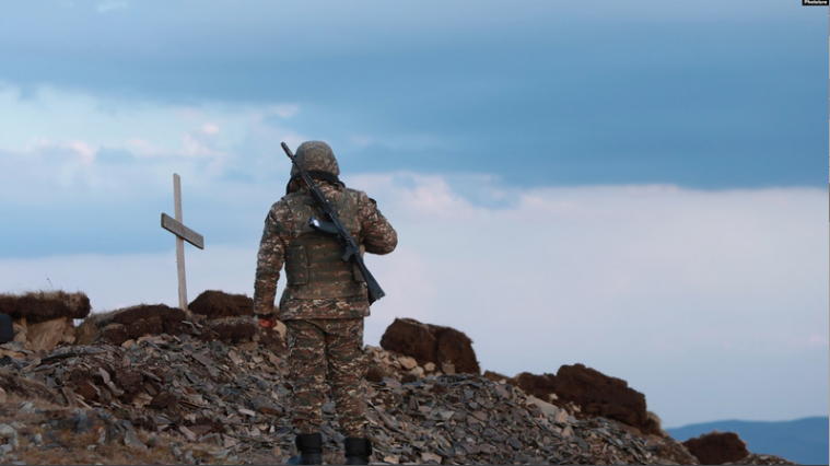 Les médiateurs exhortent l&rsquo;Arménie et l&rsquo;Azerbaïdjan à désamorcer la situation à la frontière.
