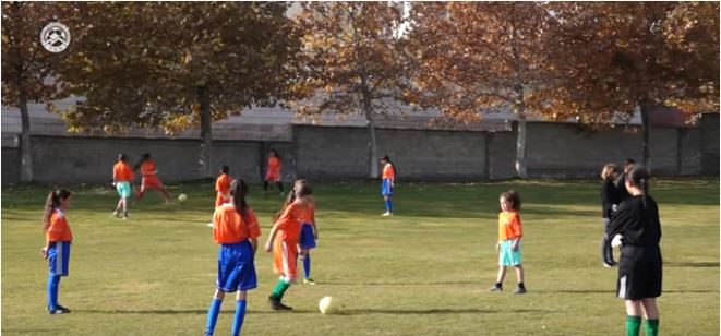 Des matchs amicaux ont eu lieu entre les groupes de talents