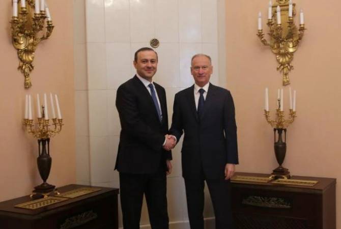 Le Secrétaire du Conseil de sécurité d&rsquo;Arménie rencontre son homologue russe à Moscou