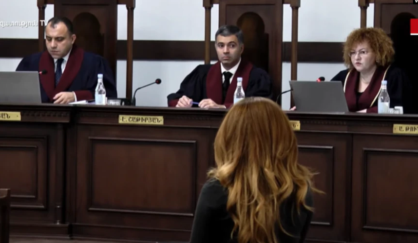 Plainte de l&rsquo;opposition contre les tests COVID-19 obligatoires