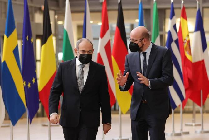 Début de la rencontre entre le Premier ministre arménien Nikol Pachinian et Charles Michel, président du Conseil européen, à Bruxelles