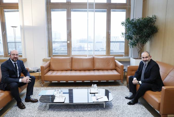 Entretien privé du Premier ministre arménien avec le Président du Conseil européen Charles Michel à Bruxelles