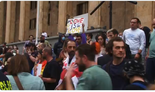 Des manifestants LGBT+ agressés: la Géorgie fermement rappelée à l&rsquo;ordre  par la CEDH